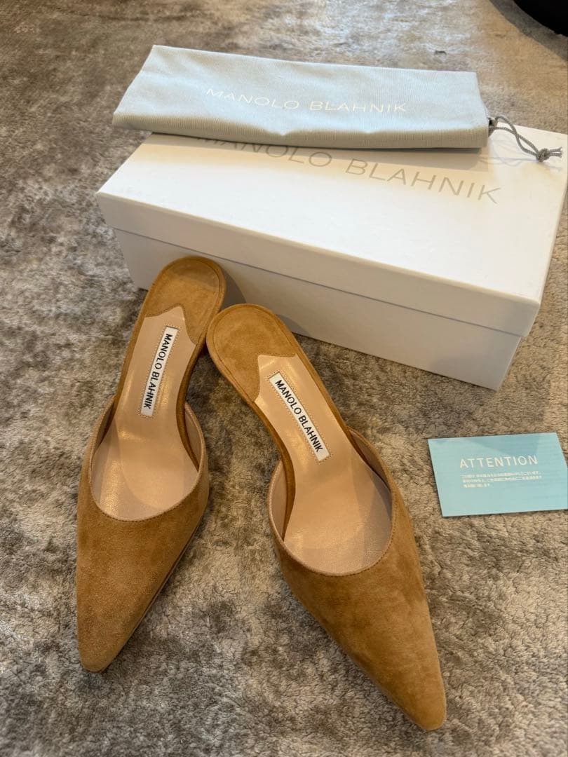 アパルトモン　MANOLO BLAHNIK CAROLYEN MULE
