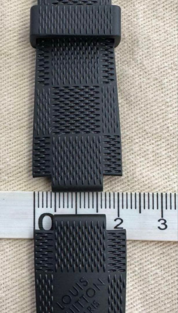 LOUIS VUITTON ラバーベルト ブラック　箱あり