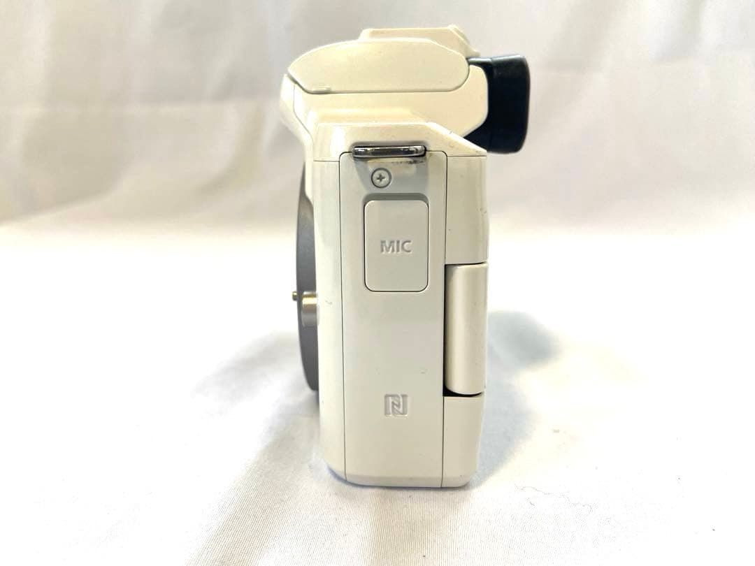 Canon EOS Kiss M EF-M 15-45mm レンズキット