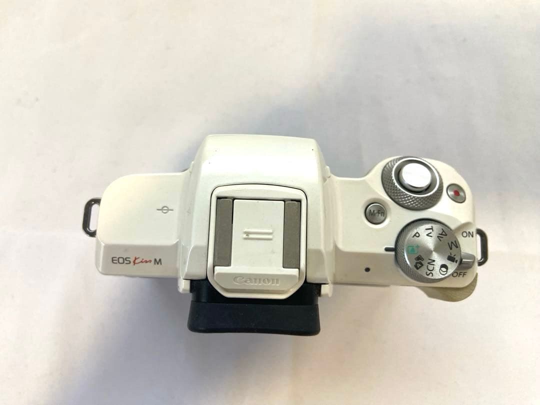 Canon EOS Kiss M EF-M 15-45mm レンズキット