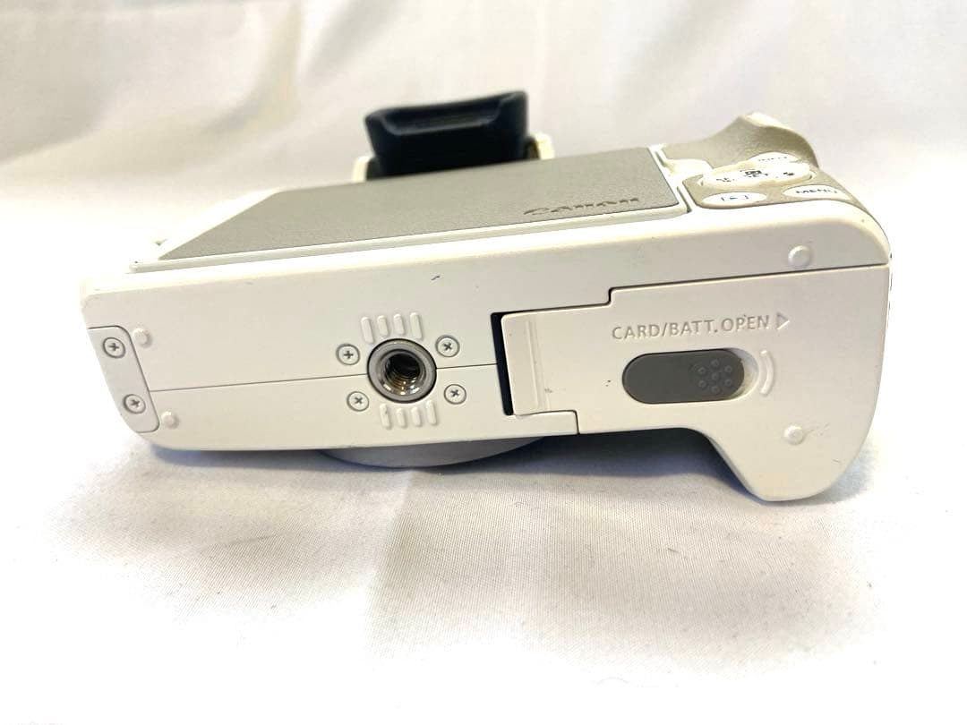 Canon EOS Kiss M EF-M 15-45mm レンズキット