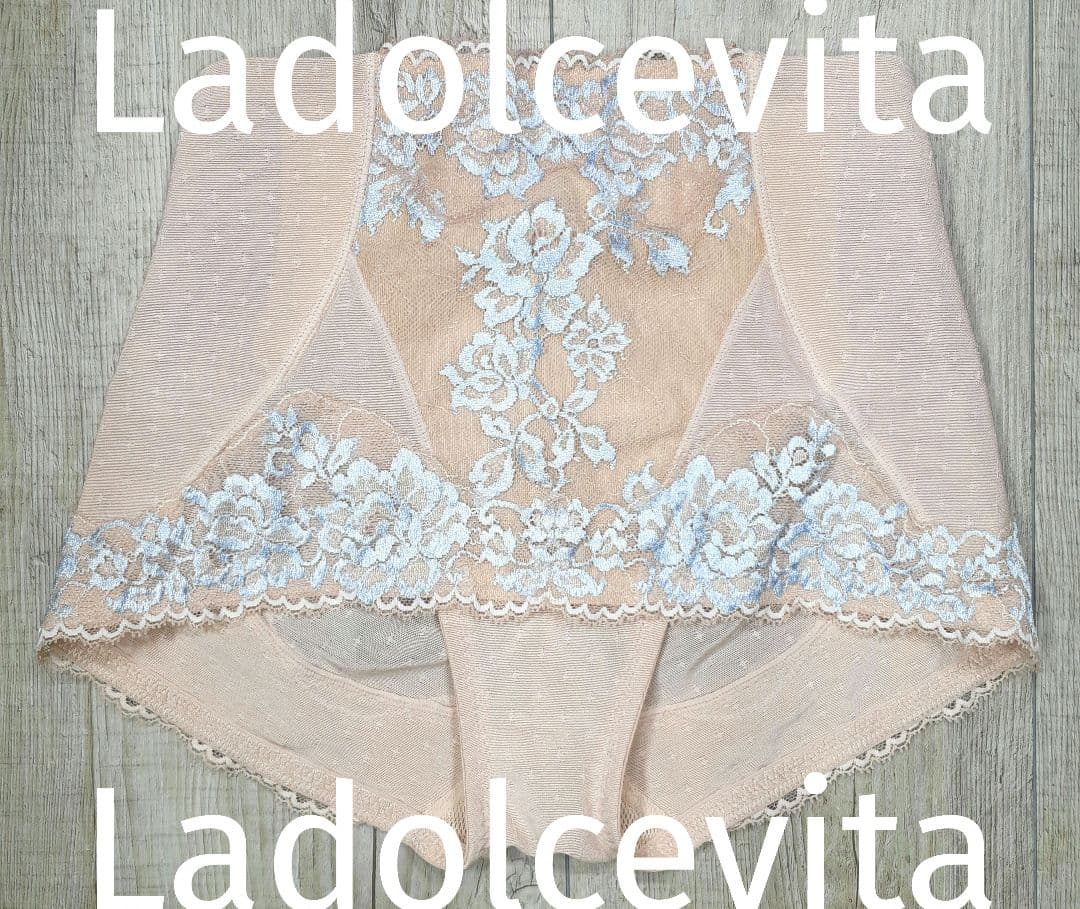 美品 マルコ　デコルテ リュミエス ショートガードル M64/ロゼ/199