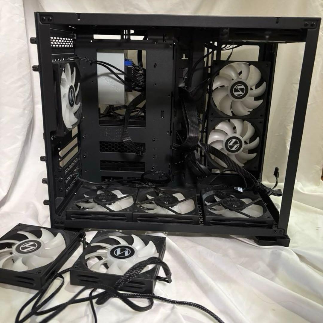 LIAN LI O11 DYNAMIC MINI SFX電源、ファン付き