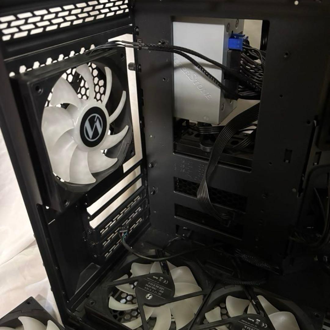 LIAN LI O11 DYNAMIC MINI SFX電源、ファン付き