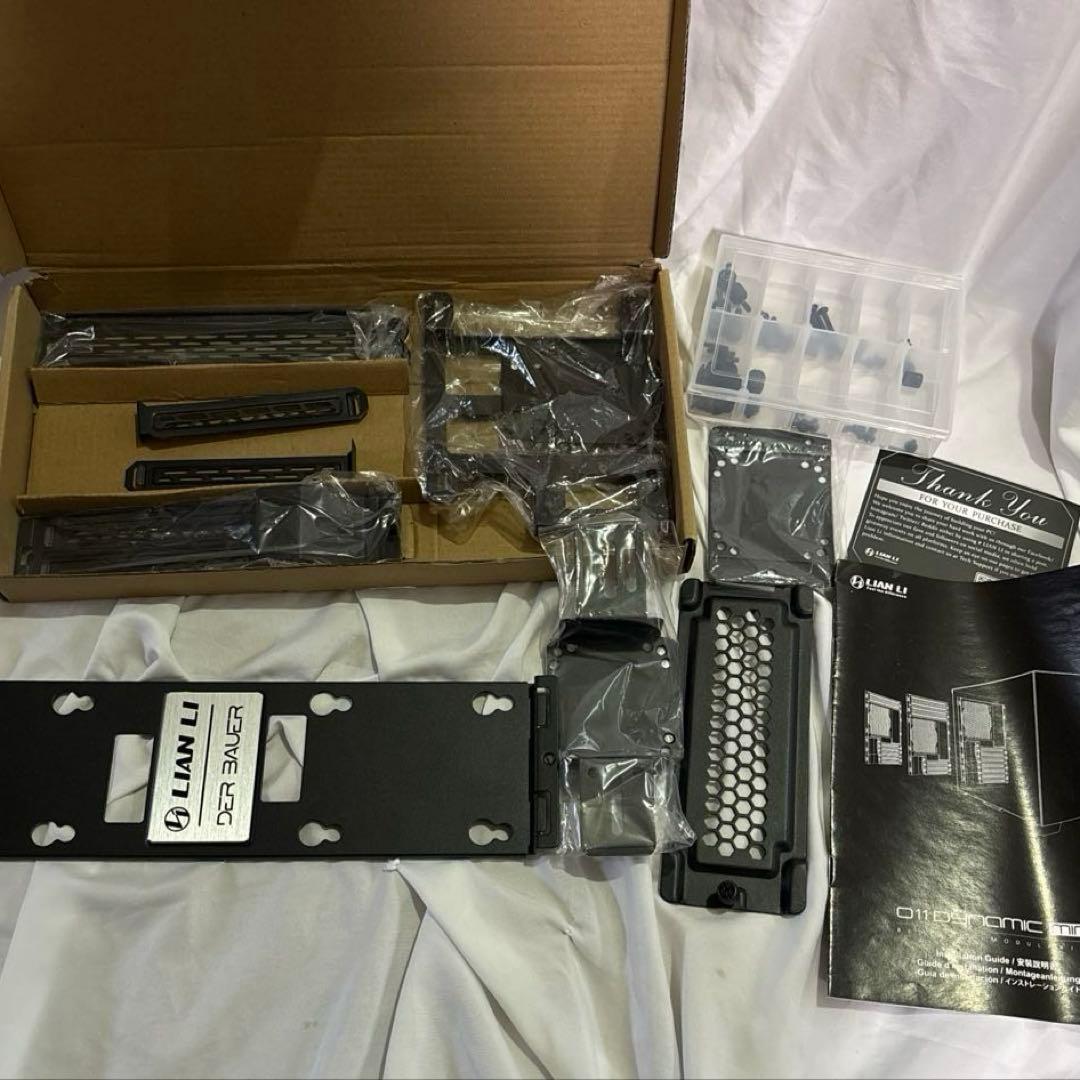 LIAN LI O11 DYNAMIC MINI SFX電源、ファン付き