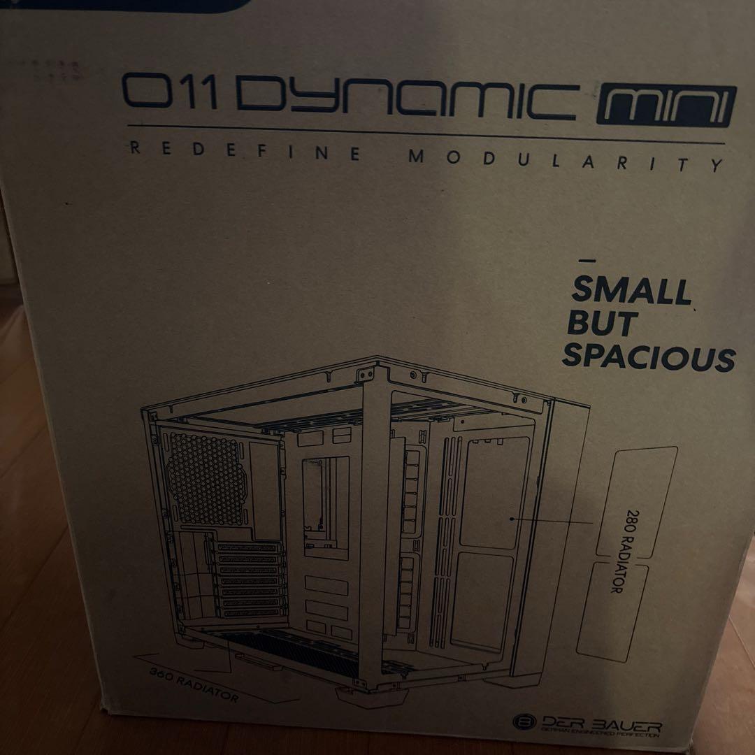 LIAN LI O11 DYNAMIC MINI SFX電源、ファン付き