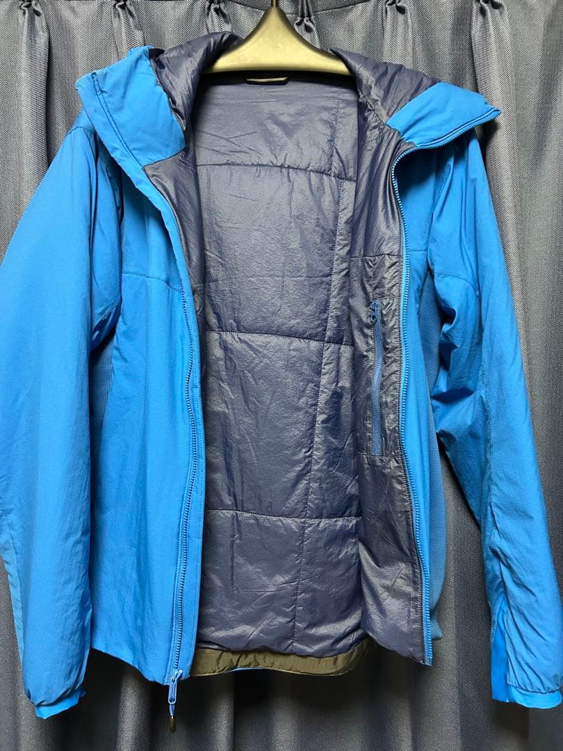 ARC'TERYX ATOM フード付きナイロンジャケット
