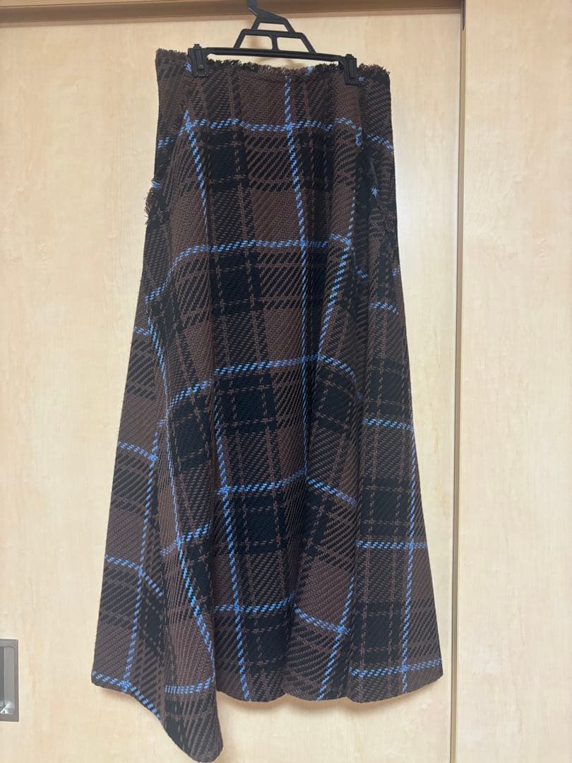 ツィードライクチェックフレアスカート　EMMEL REFINES