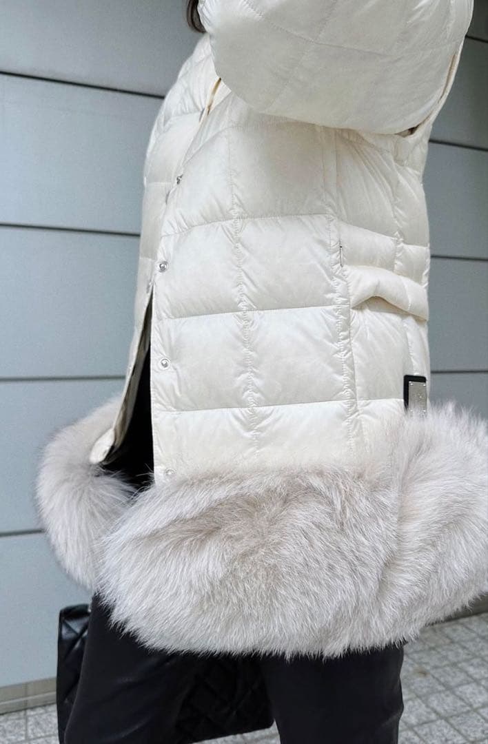 ［未使用］タイオンエクストラ クルーネックダウン 裾ファーセット 白S 翁安芸