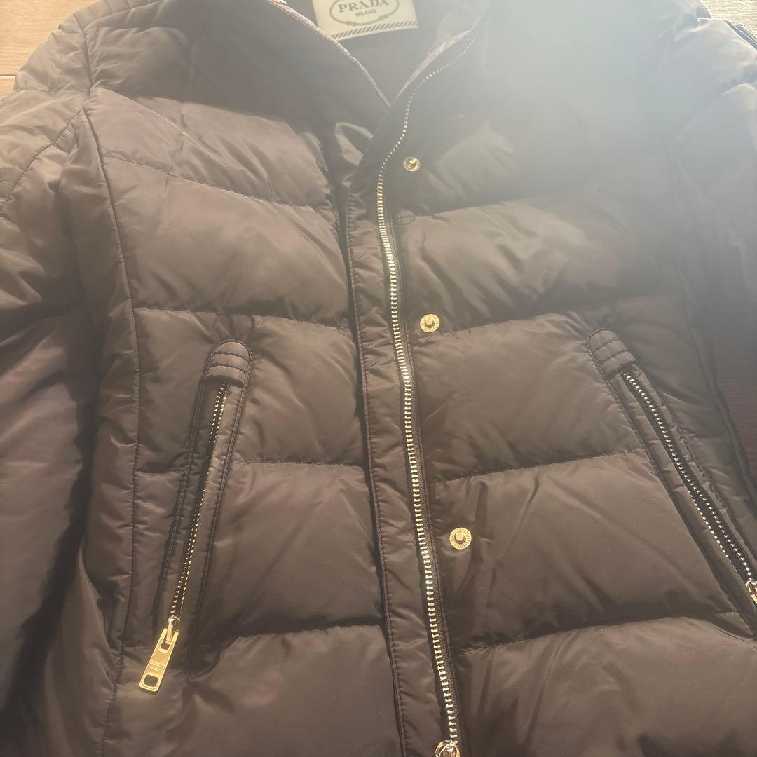 ほぼ新品！PRADA ダウンジャケット　フード、紙袋付き　黒