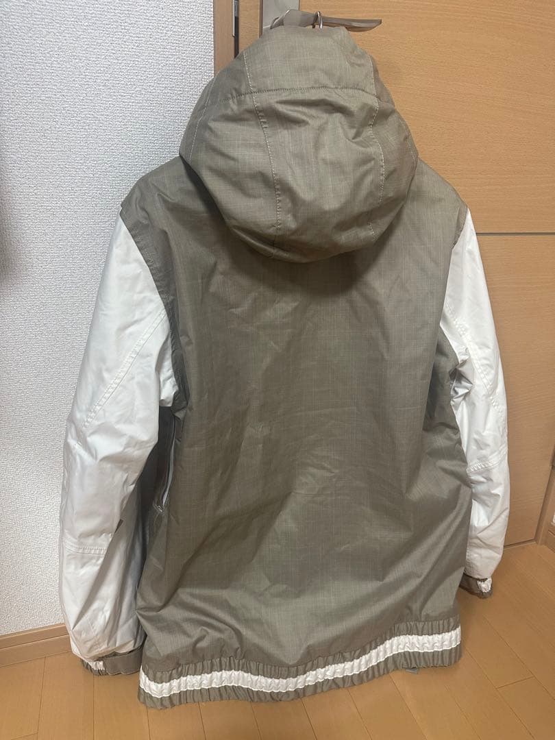 ナイキ　Nike SB ジャケット ベージュ/ホワイト　メンズLサイズ