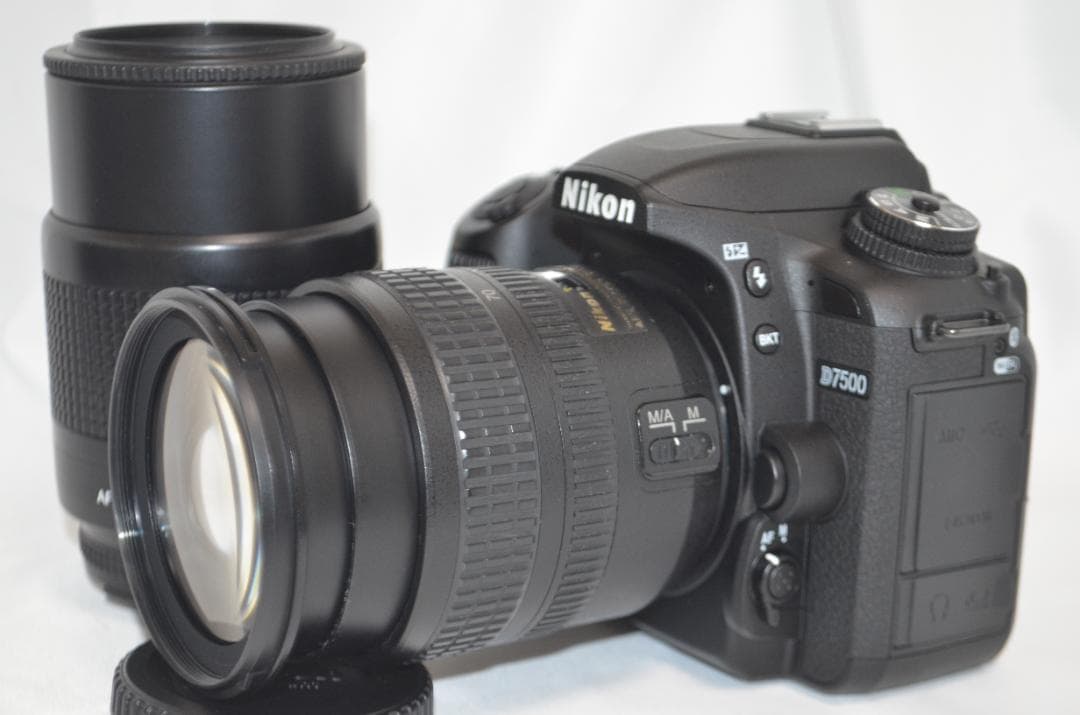 滅多にないシャッター数999回以下 Nikon D7500☆Wi-Fi搭載