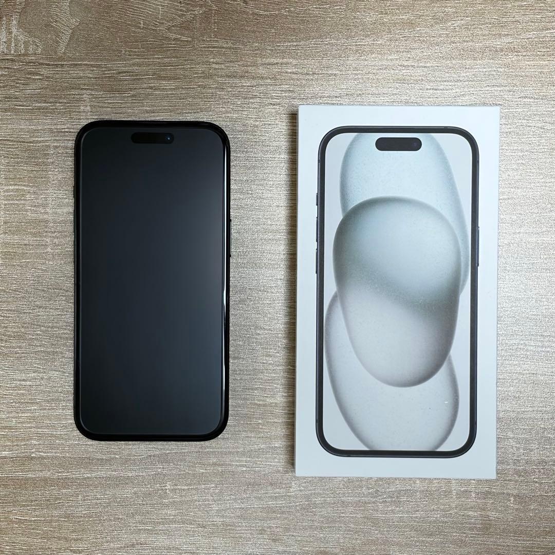 【極美品】iPhone 15 128GB ブラック SIMフリー