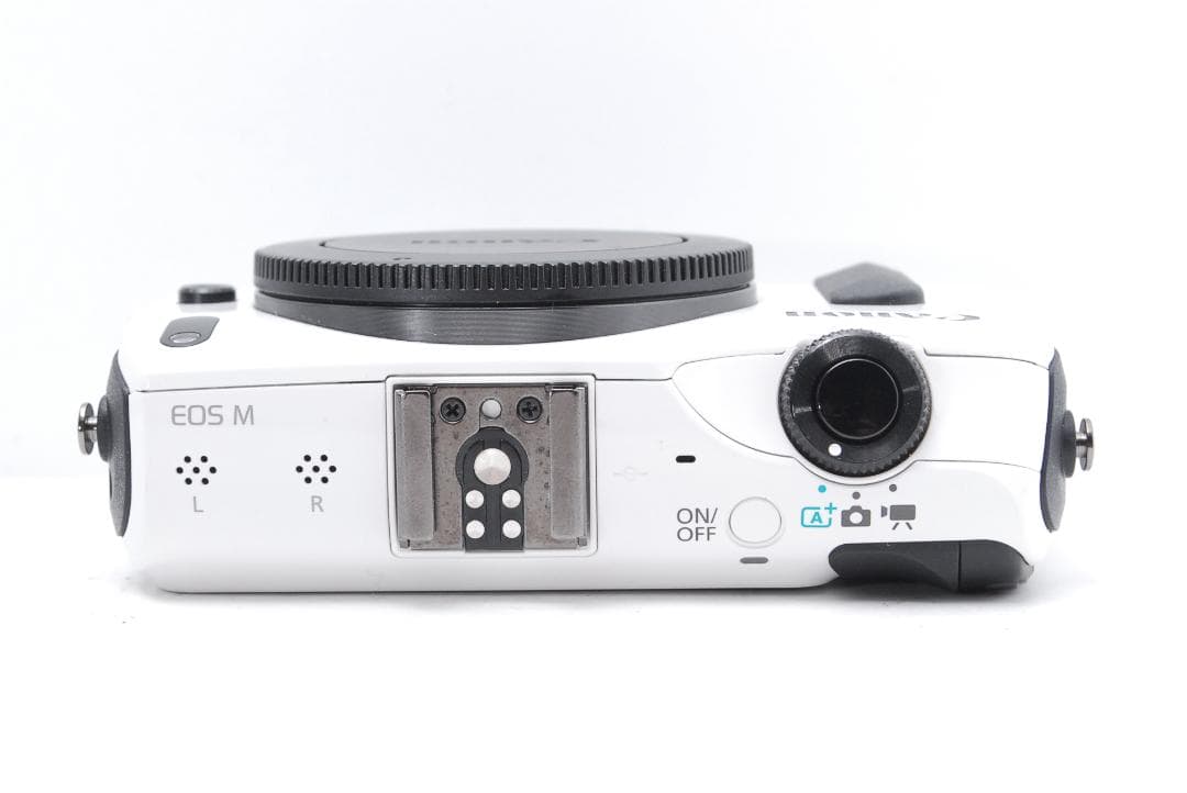 高性能ミラーレス　Canon EOS M　スマホ転送　小型軽量　持ち運びに最適