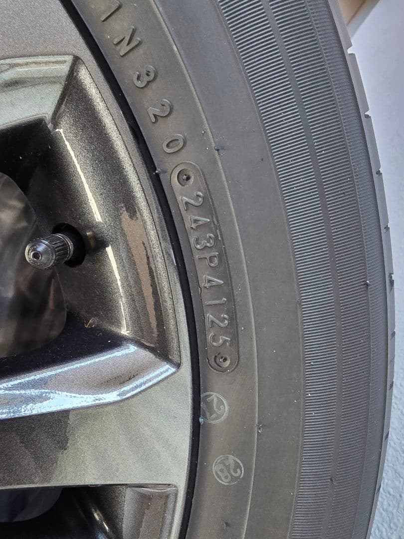 510 ヴォクシー90系 205/60R16 純正タイヤホイールセット