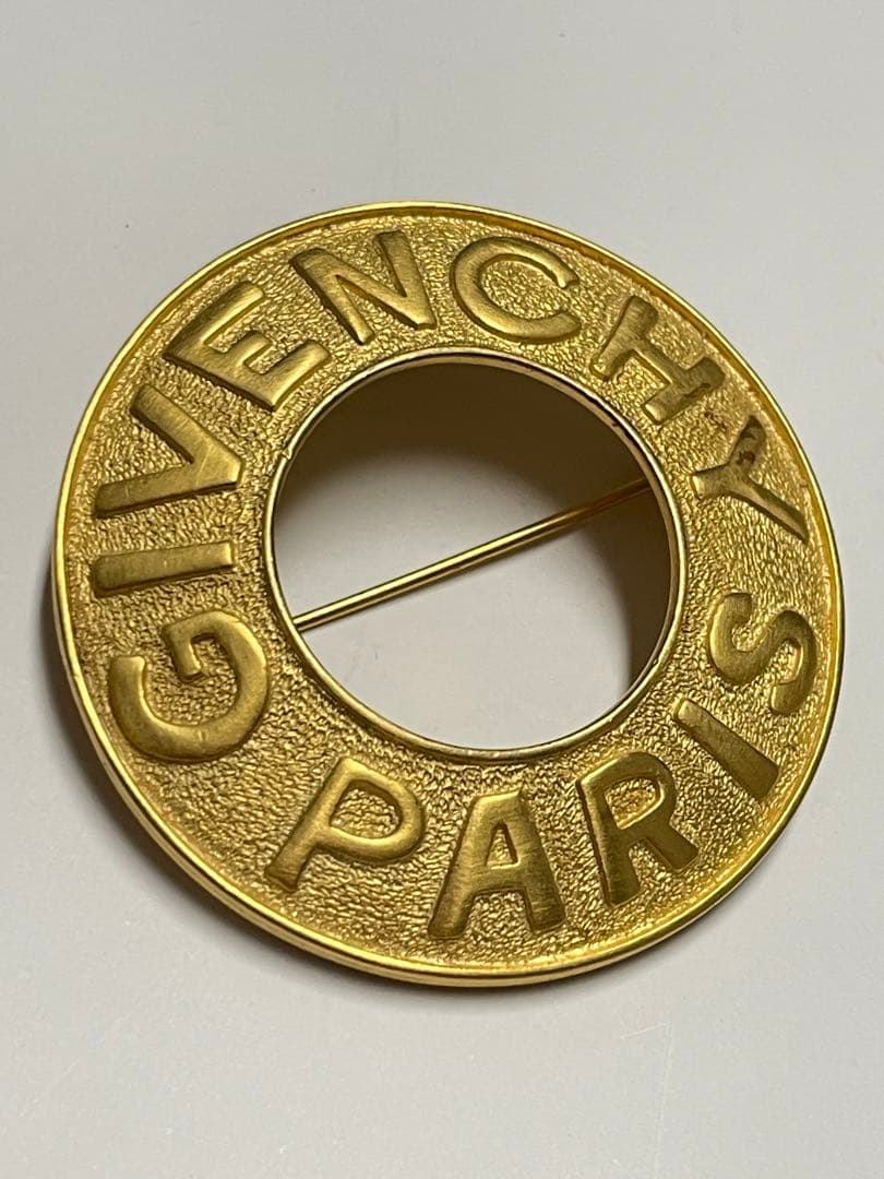 【美品】GIVENCHYジバンシー ブローチ　❤︎