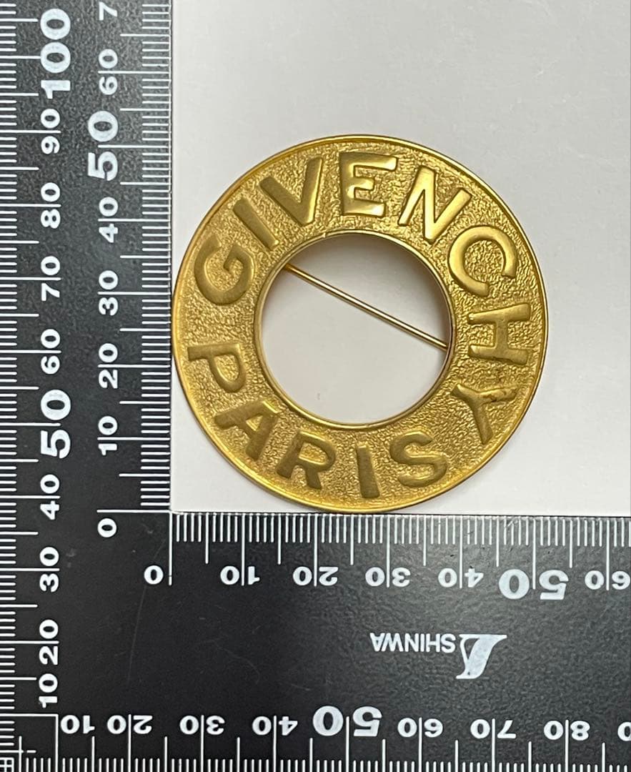 【美品】GIVENCHYジバンシー ブローチ　❤︎