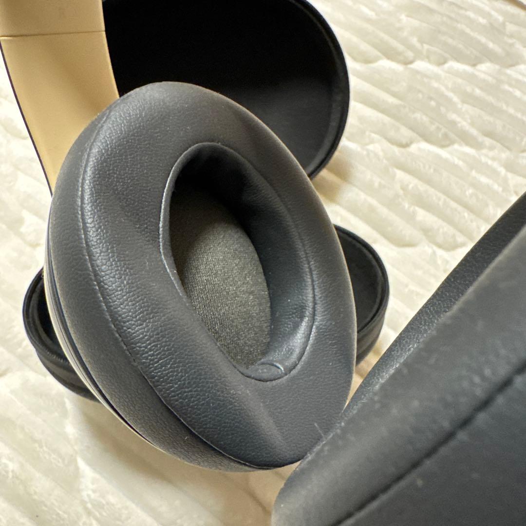 【たら】Beats ワイヤレスヘッドホン ブラック/ゴールド