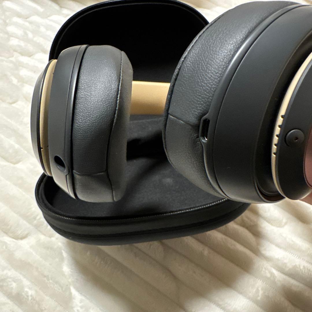 【たら】Beats ワイヤレスヘッドホン ブラック/ゴールド