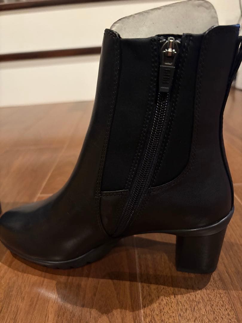 ⭐️新品・未使用⭐️fitfit⭐️フレックスヒールサイドゴアブーツ2 ⭐️黒23.5