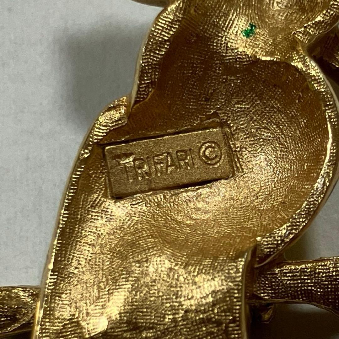 ★Trifari★オウム ブローチ ピン