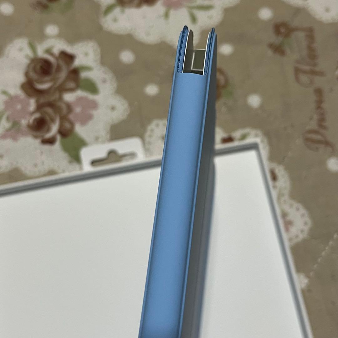 新モデル 美品 iPad (A16) 用 Smart Folio スカイ 水色
