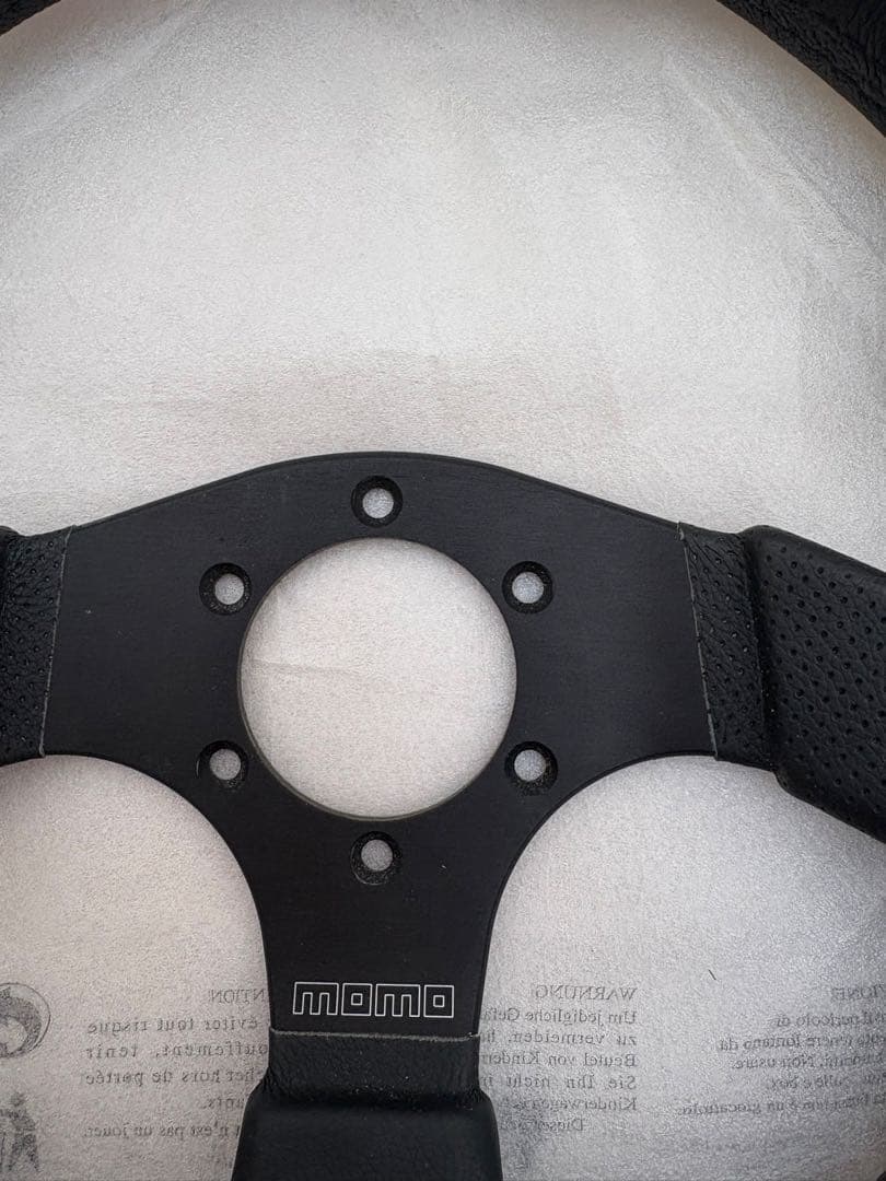 MOMO JET 32φブラックレザー ステアリング