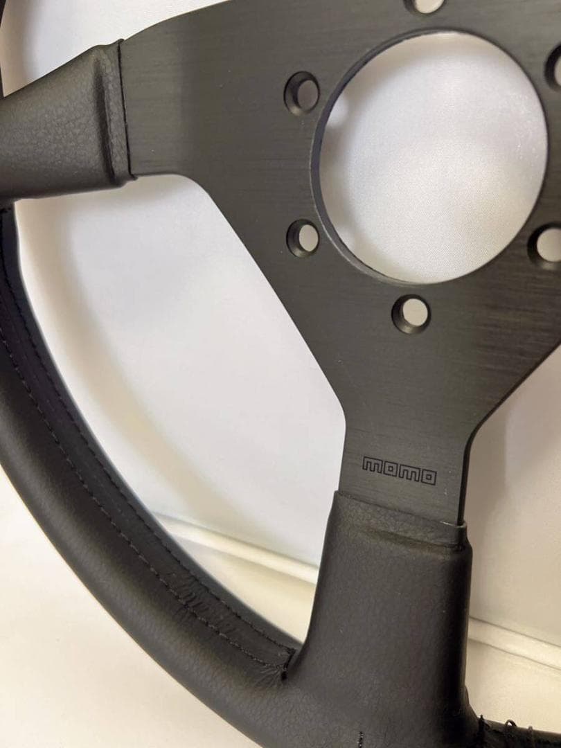 セール　MOMO 社外 ステアリング ホーンボタン付き ハンドル 黒　ブラック