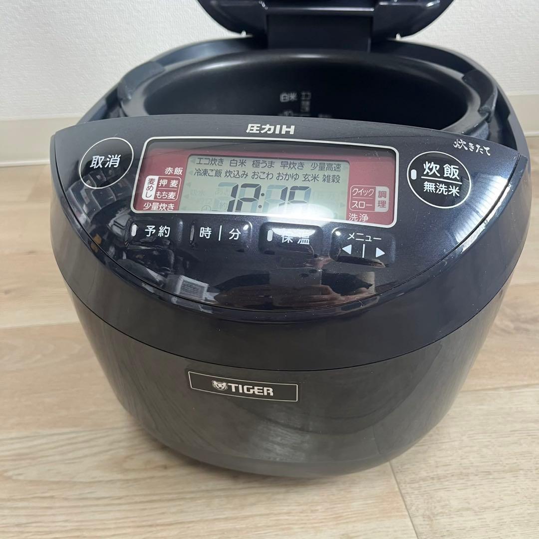★美品★TIGER 圧力IH炊飯器 ブラック　JPK-18SC