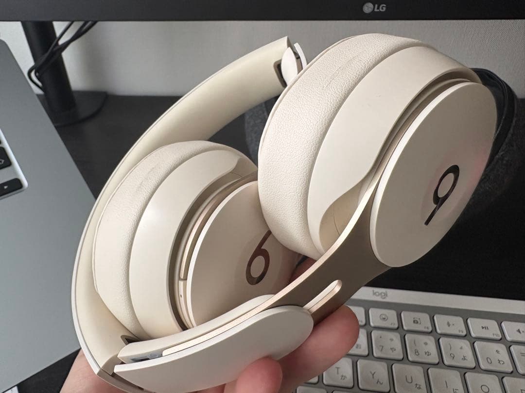 Beats Solo Pro ワイヤレスヘッドホン アイボリー　ケース付き