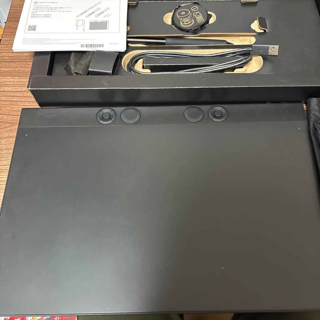 液タブ・ペンタブ Wacom intuos pro large