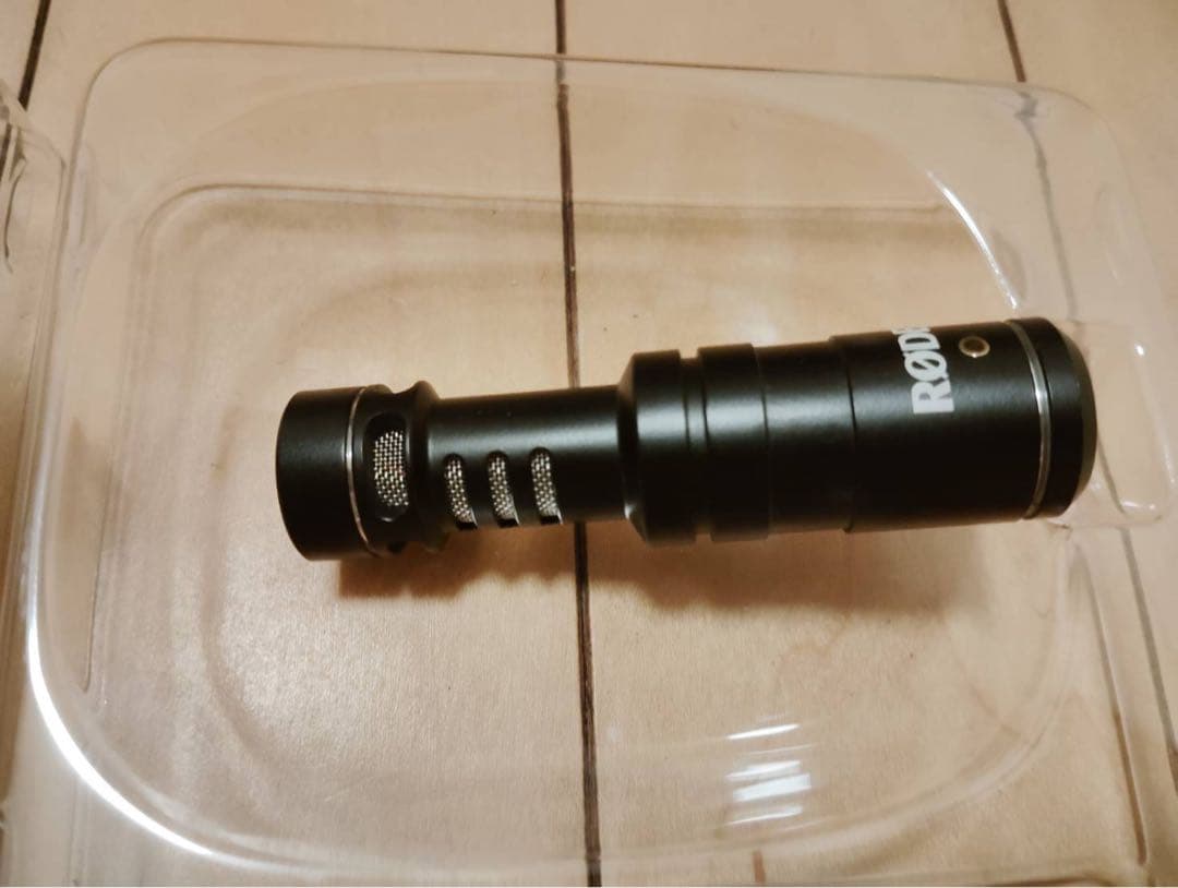 RØDE VideoMicro コンパクトマイクとビデオライト、バッテリー