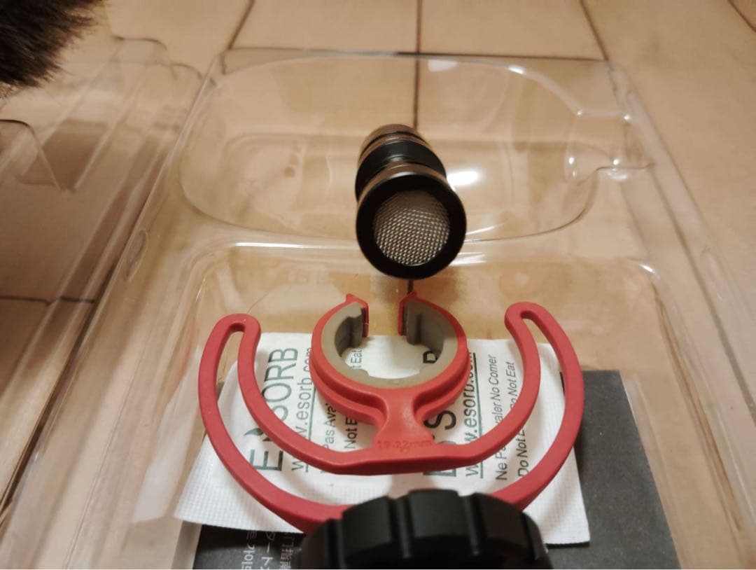 RØDE VideoMicro コンパクトマイクとビデオライト、バッテリー