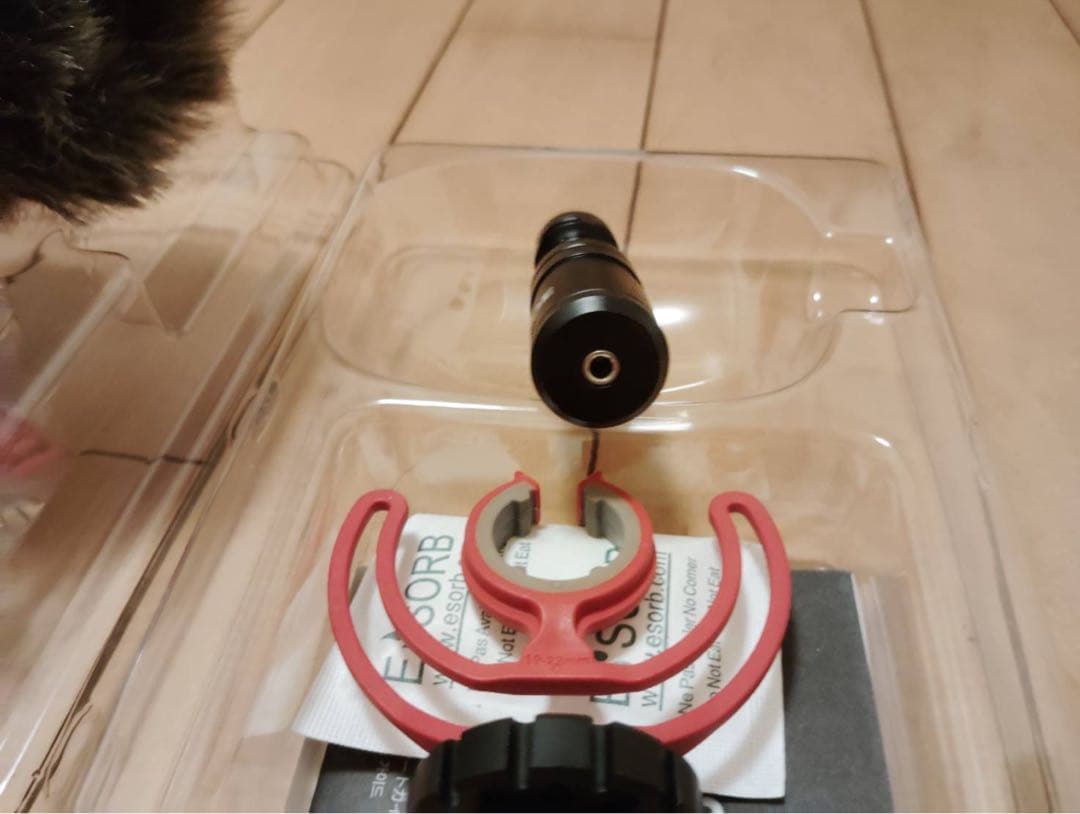 RØDE VideoMicro コンパクトマイクとビデオライト、バッテリー