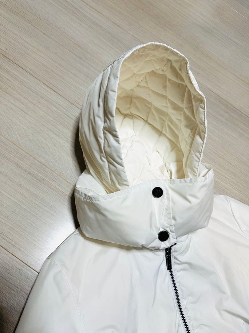 【アルマーニエクスチェンジ】ホワイトダウン フード付き 未使用