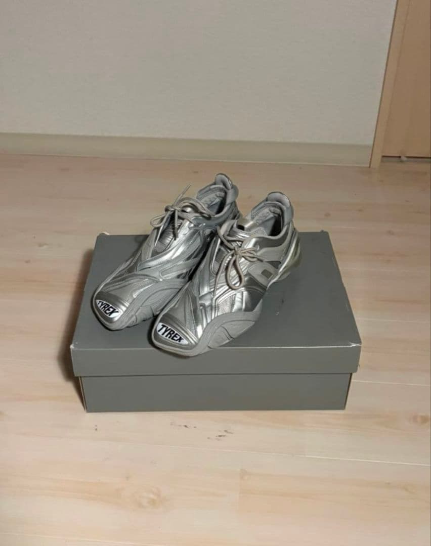 靴 balenciaga tyrex 42 silver 27 27.5