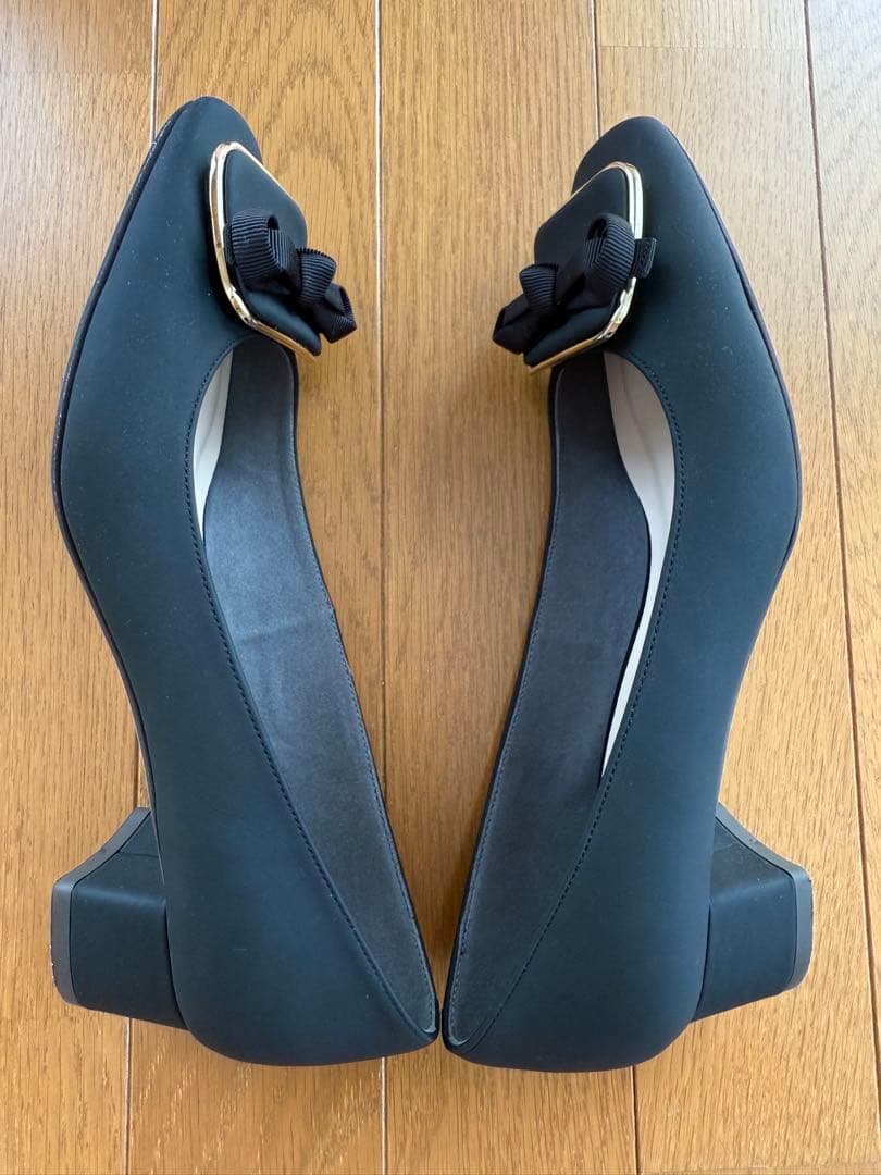 【新品・極美品】DIANA 黒 リボン付き ローヒールパンプス　箱あり