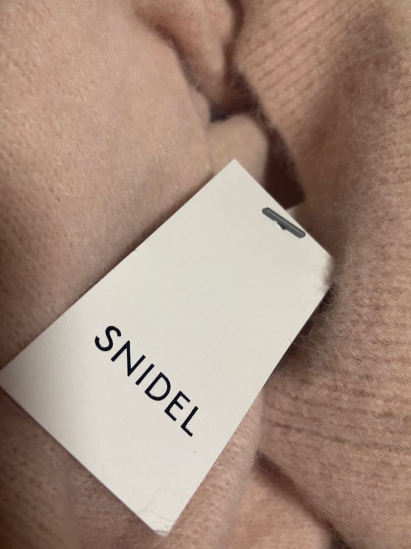 スリアルパカVネックプルオーバー snidel