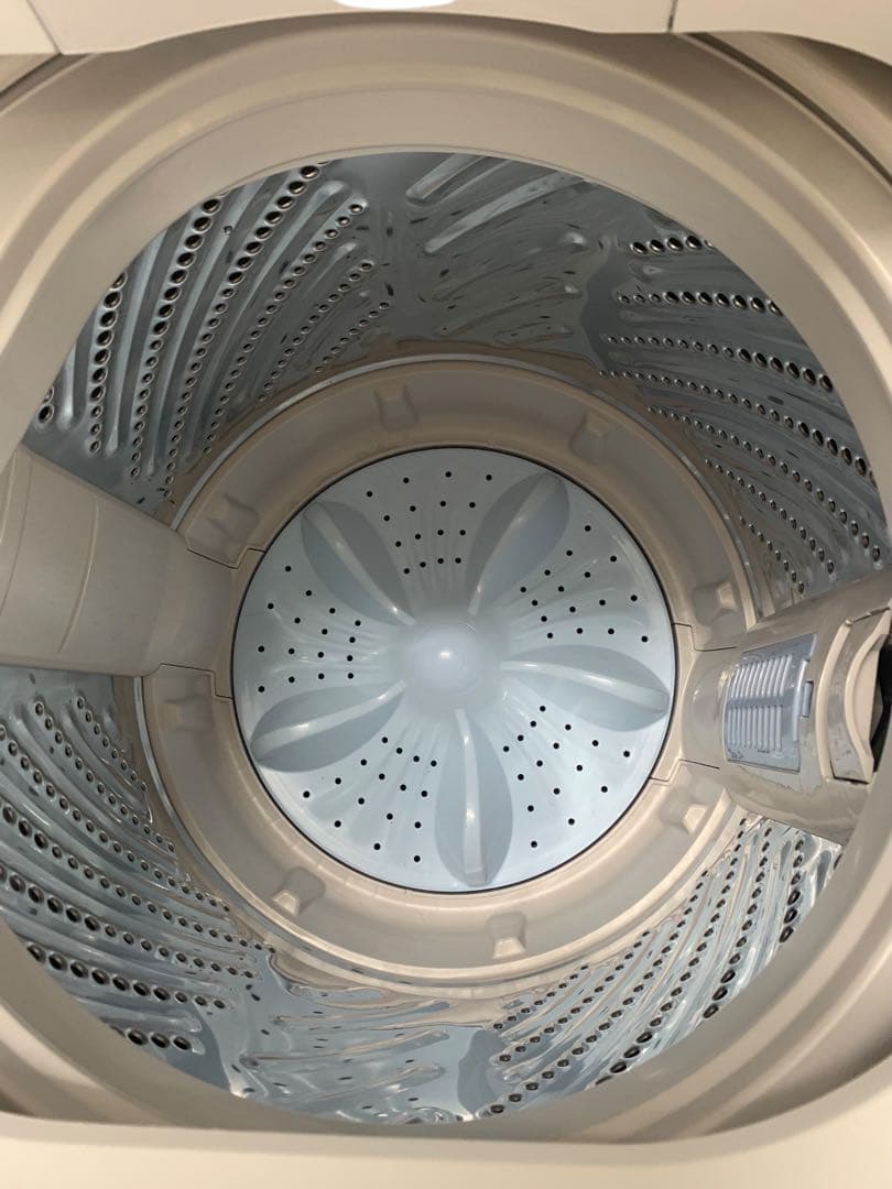 Hisense 全自動洗濯機　HW-55E2W 5.5K 2024年製 大阪限定