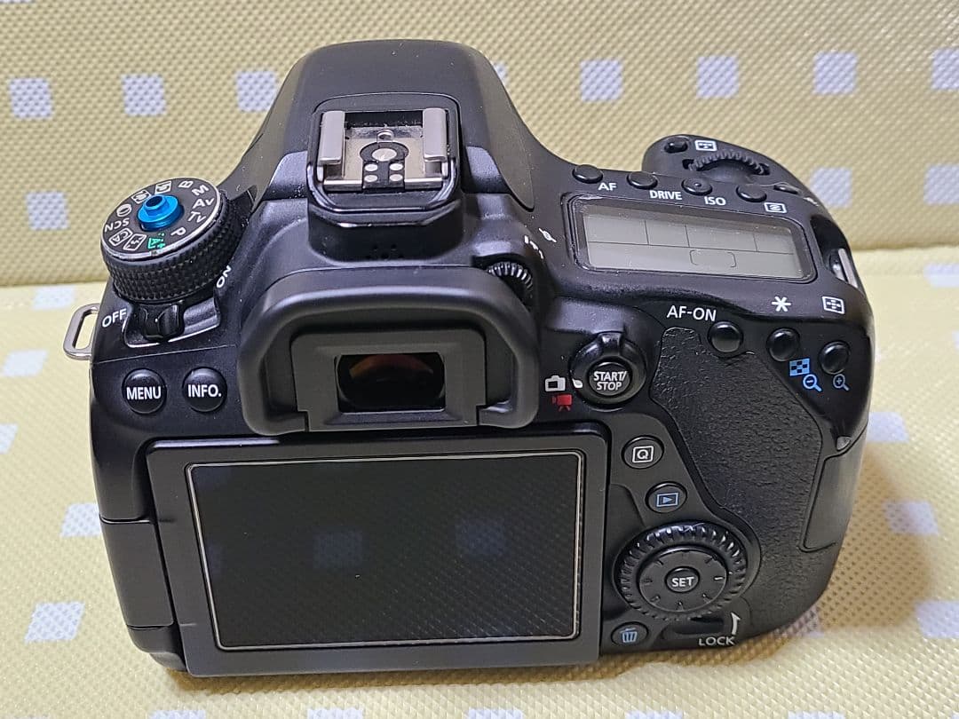 Canon EOS 80D デジタル一眼レフカメラ 少し訳あり
