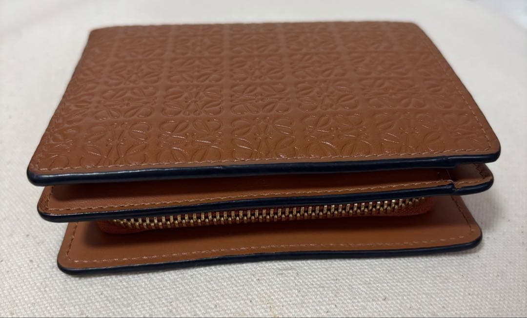 LOEWE コンパクトジップ ウォレット　エンボスシルクカーフ　リピート