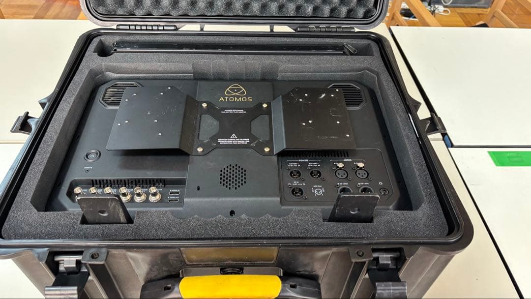 Atomos Sumo19 液晶モニター　 中古　ケース付き