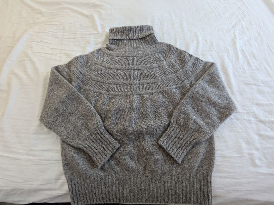 「ファクトリー」タートルセーター グレー