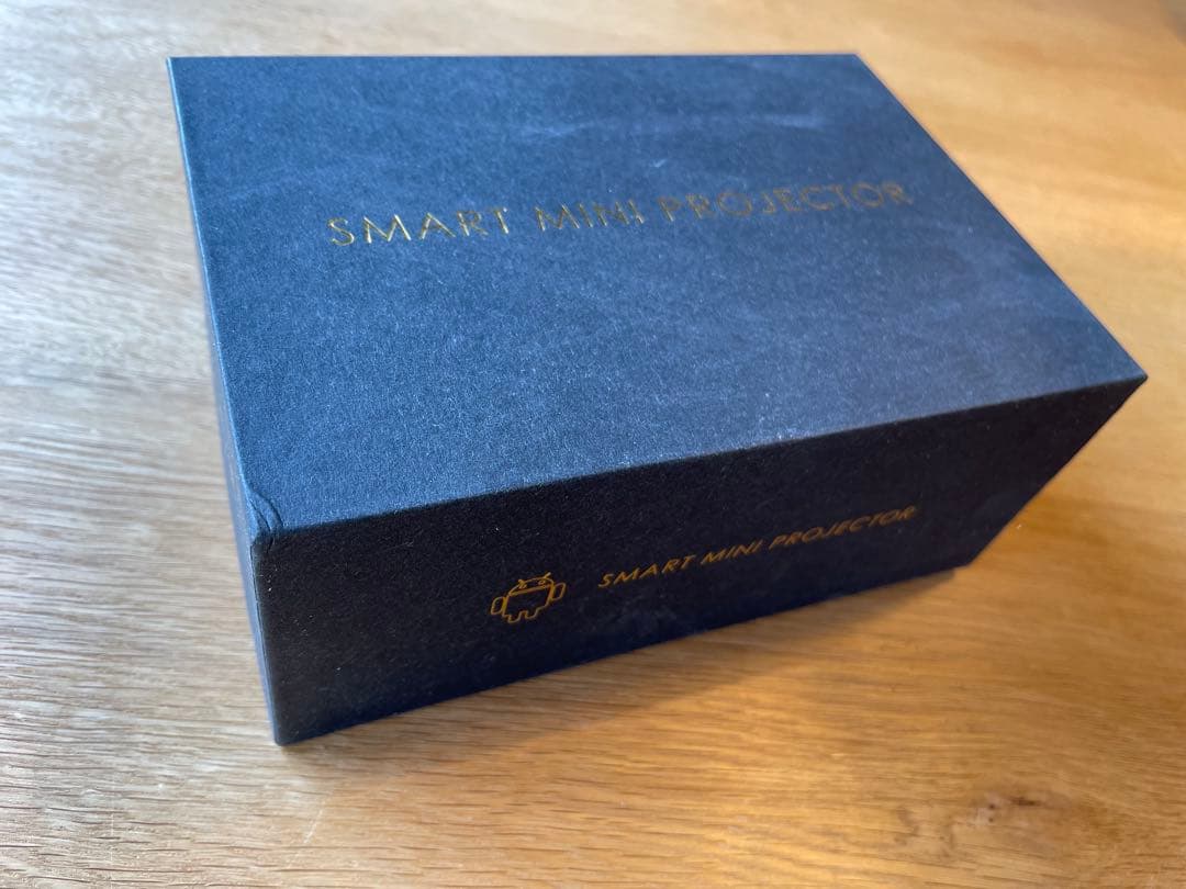 【美品】スマートミニプロジェクター　PTV DISPLAY P81