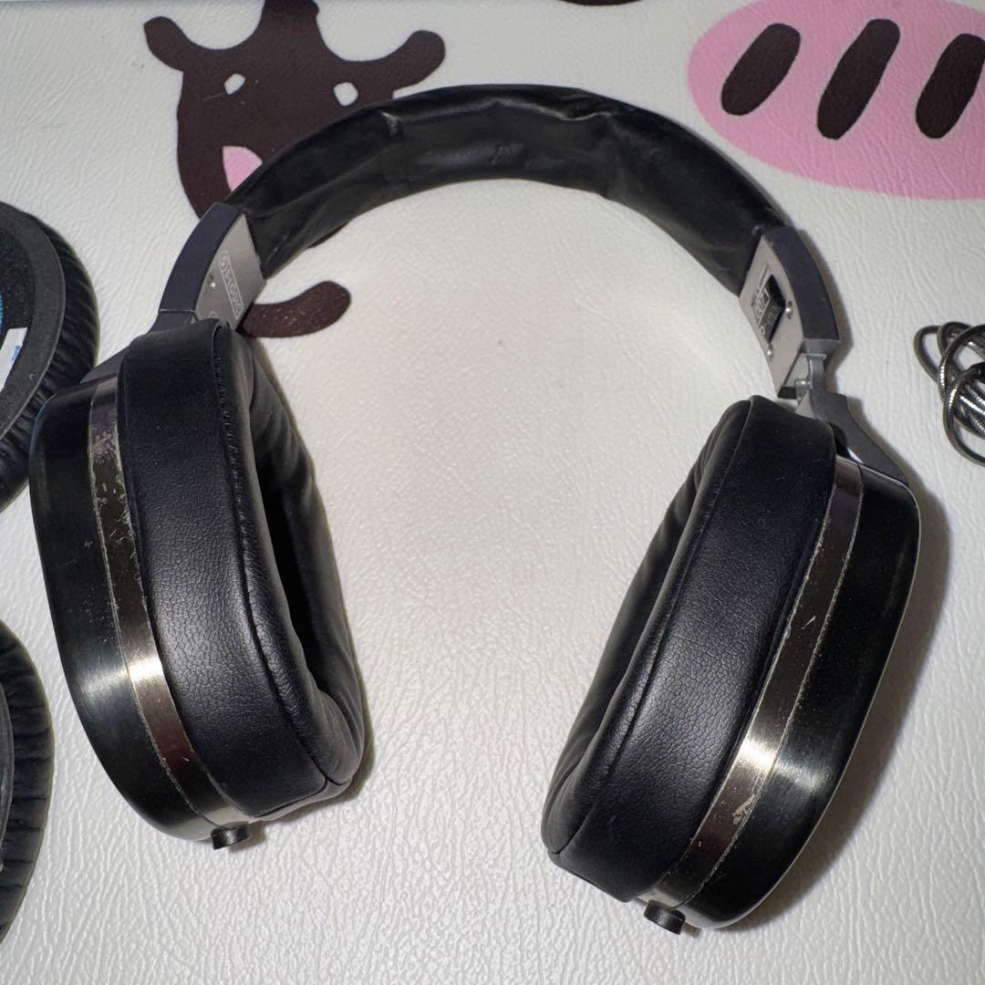 ULTRASONE ブラック オーバーイヤーヘッドホン