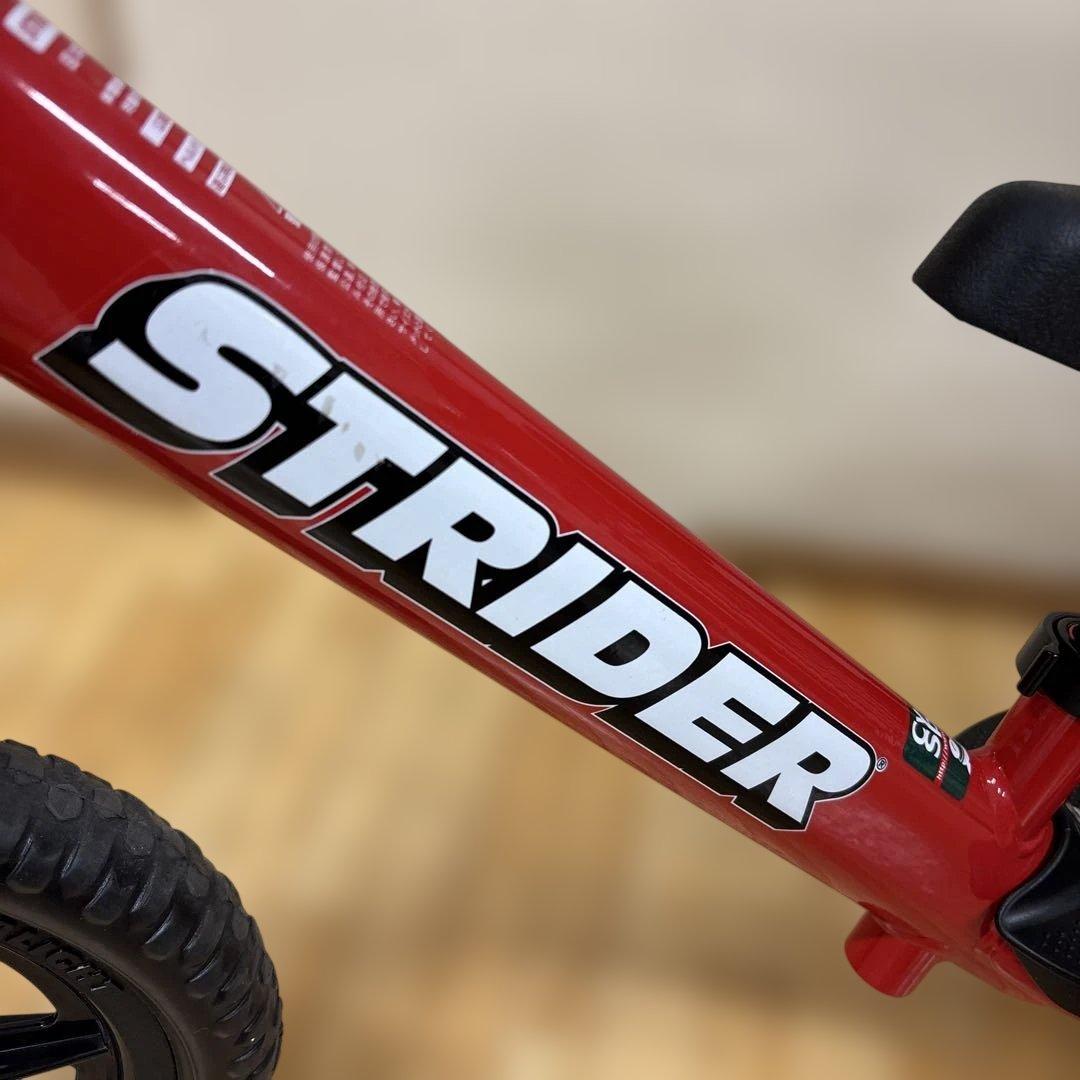美品　ストライダー　12インチ　ストライダー　赤色　レッド