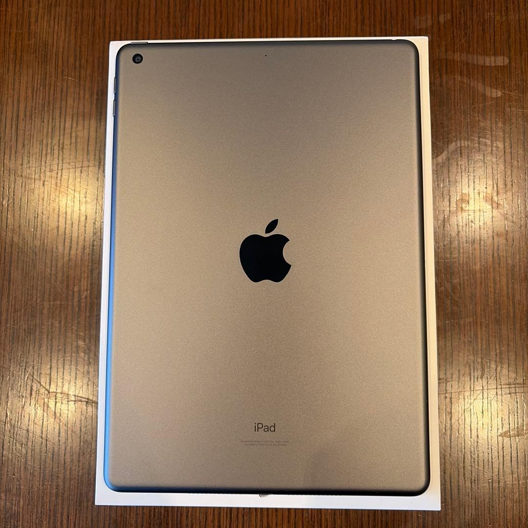 Apple iPad (第9世代) Wi-Fi 64GB 本体　スペースグレイ