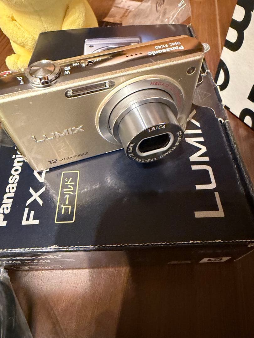 Panasonic FX40 ゴールド 12メガピクセル