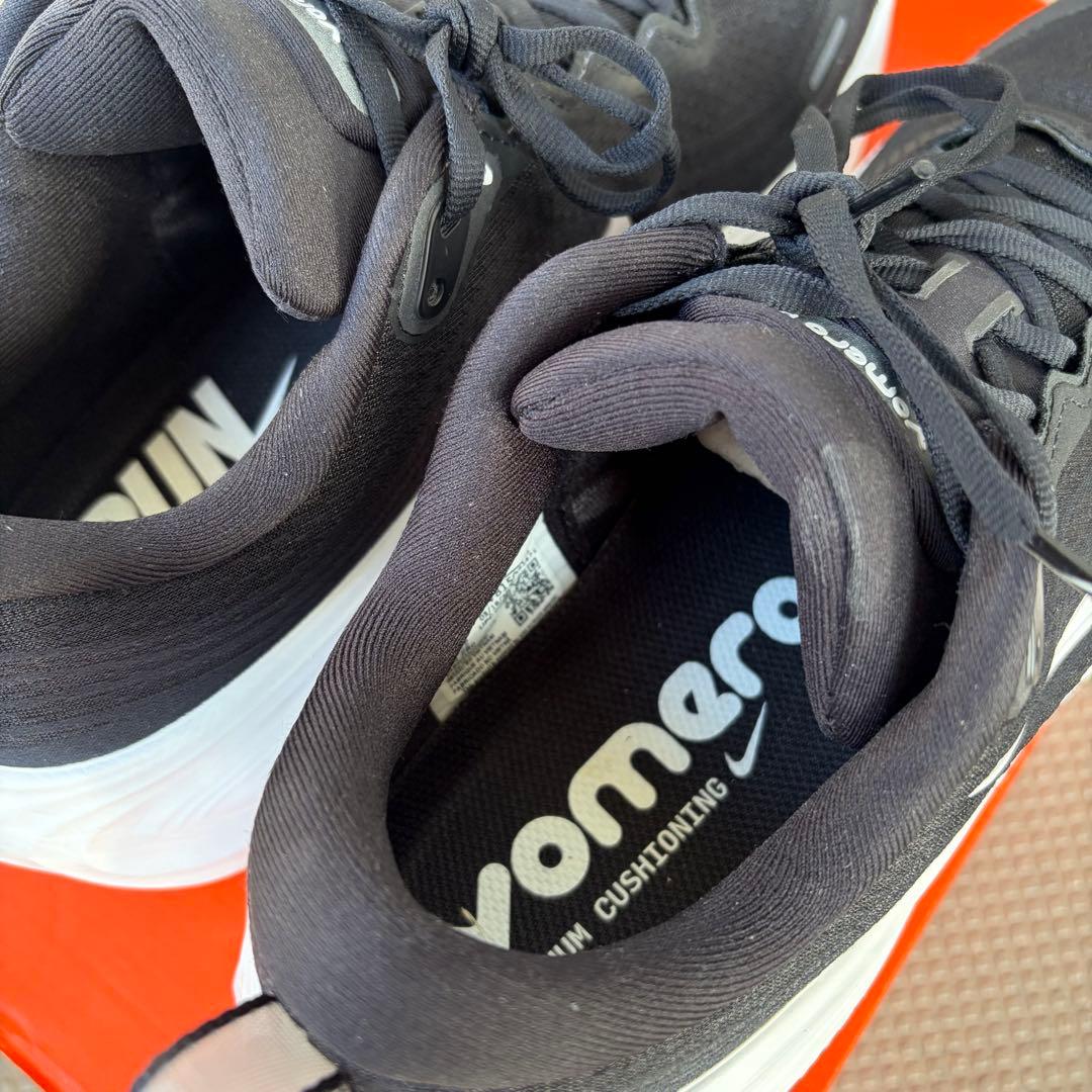 【超美品】NIKE VOMERO PLUS US10 / 28cm 低走行