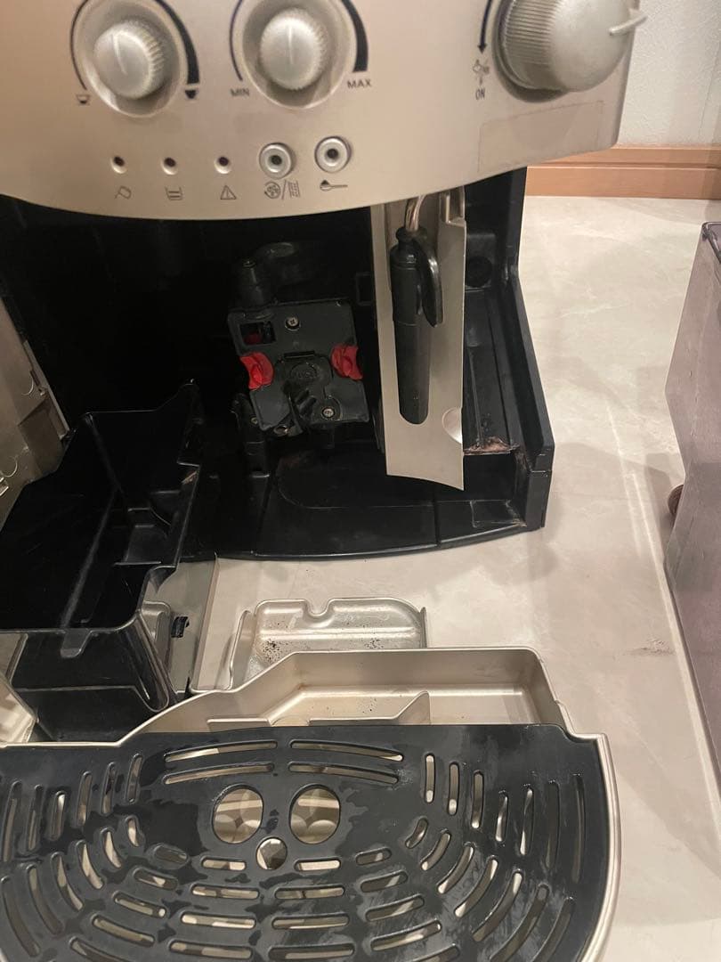 DeLonghi Magnifica エスプレッソマシン